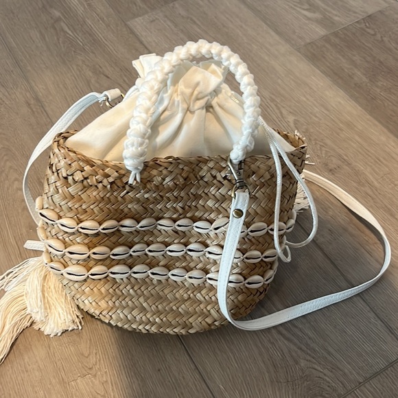 Beachy Boho purse NWT from crown vintage - Picture 1 of 8